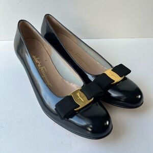 Salvatore Ferragamo Vara Bow Black Patent Leather Pump 9.5 AAA